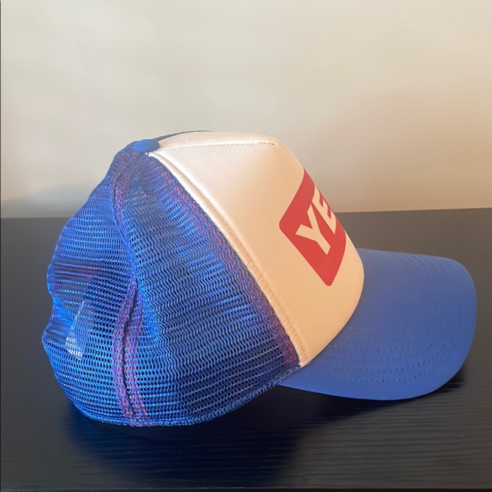 Yeti Patriotic Trucker Hat Yeti Coolers Casual Boat Fishing Red White Blue NWOT - Picture 3 of 7
